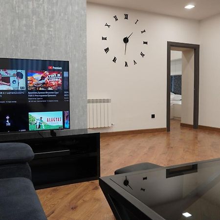 Lovely, Newly Remodeled Apartment In Yerevan! Dış mekan fotoğraf