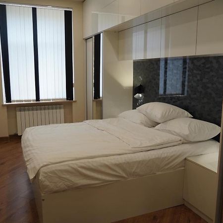 Lovely, Newly Remodeled Apartment In Yerevan! Dış mekan fotoğraf