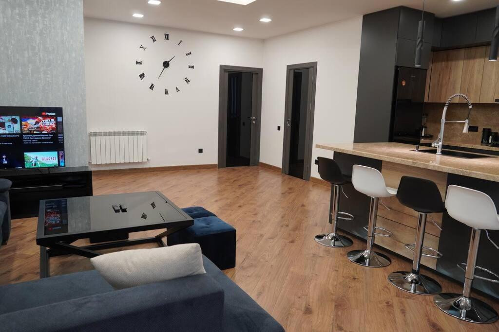 Lovely, Newly Remodeled Apartment In Yerevan! Dış mekan fotoğraf
