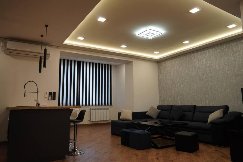 Lovely, Newly Remodeled Apartment In Yerevan! Dış mekan fotoğraf